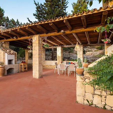 Maddalena Villa *